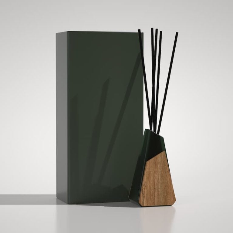 a stylish custom aromatherapy bottles with diffuser stick 01