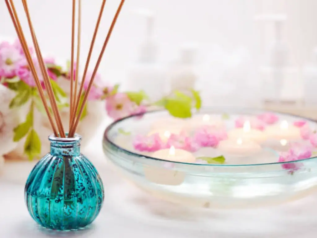 bathroom diffuser bottle