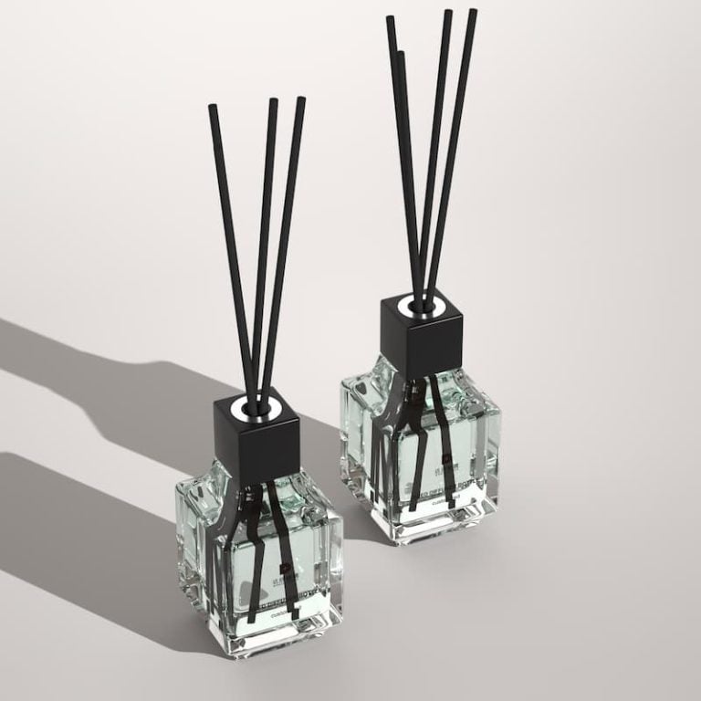 two stylish custom aromatherapy bottles with diffuser stick 01