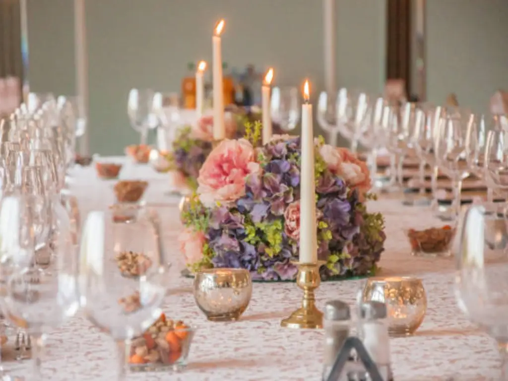 right candle holder