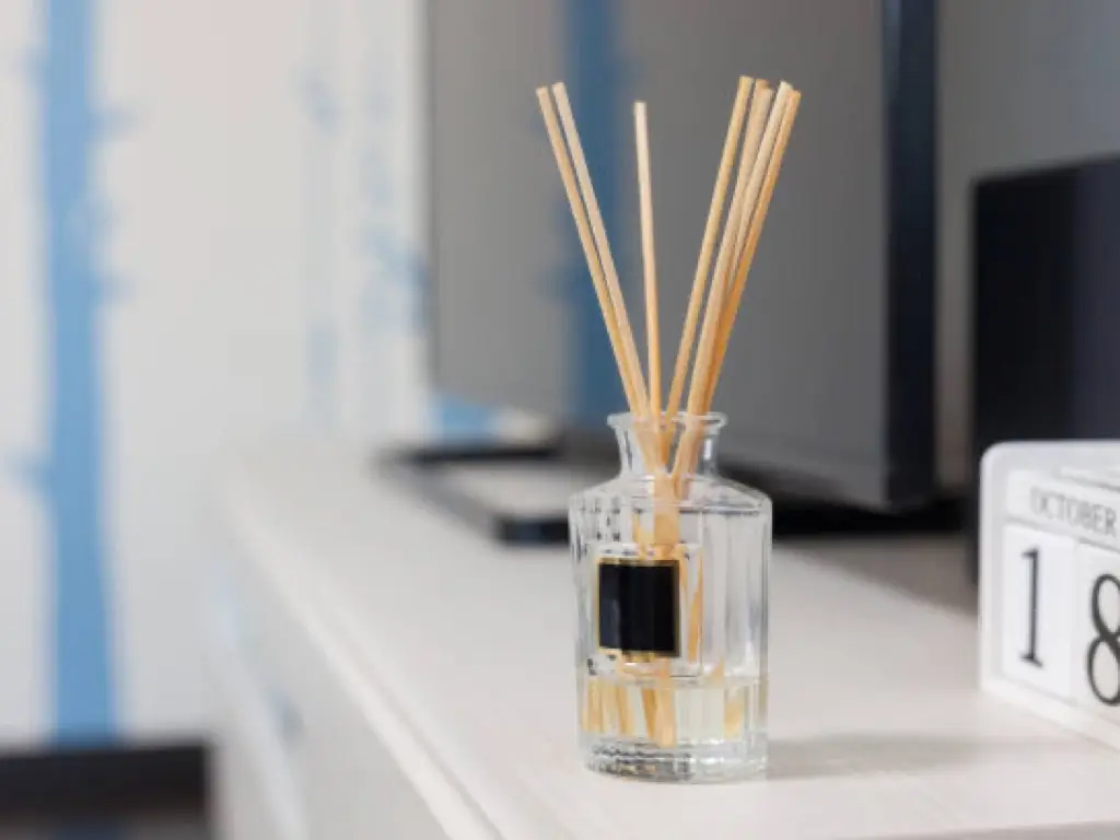 diffuser bottle in bedroom